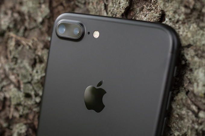 Opis: Apple iPhone 7 Plus Review