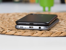 Opis: Apple iPhone 7 vs Samsung Galaxy S7