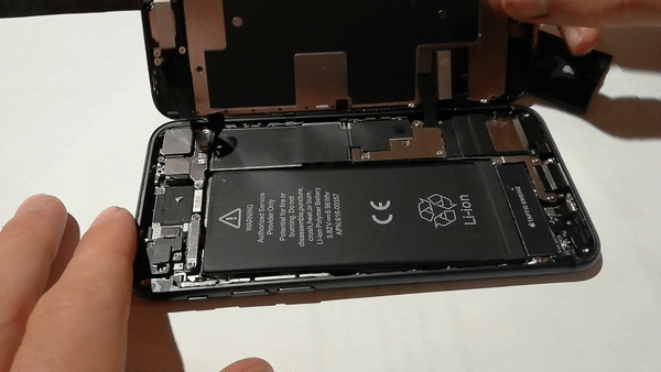 montaż wyświetlacza iPhone 8