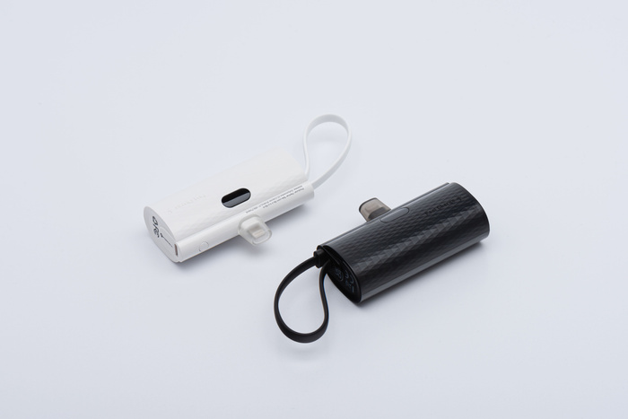 Powerbank Forcell F-Energy Power Plug F5K3 PD 20W 5000 mAh z wbudowanym złączem Lightning czarny