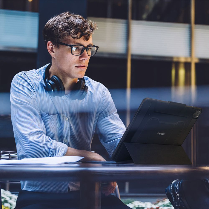 Etui SPIGEN Rugged Armor Pro iPad Pro 4/5/6 12.9 2020/2021/2022 Black Case