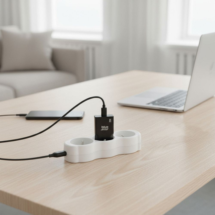 Ładowarka sieciowa do telefonu Blue Star Slim GaN USB QC4.0 PD 3A 20W TFK-SC-20WPD czarna