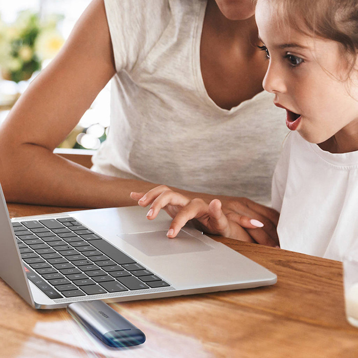 Ugreen kieszeń obudowa dysku M.2 M-Key (USB-C / USB-A 10Gb/s) szary (CM353)