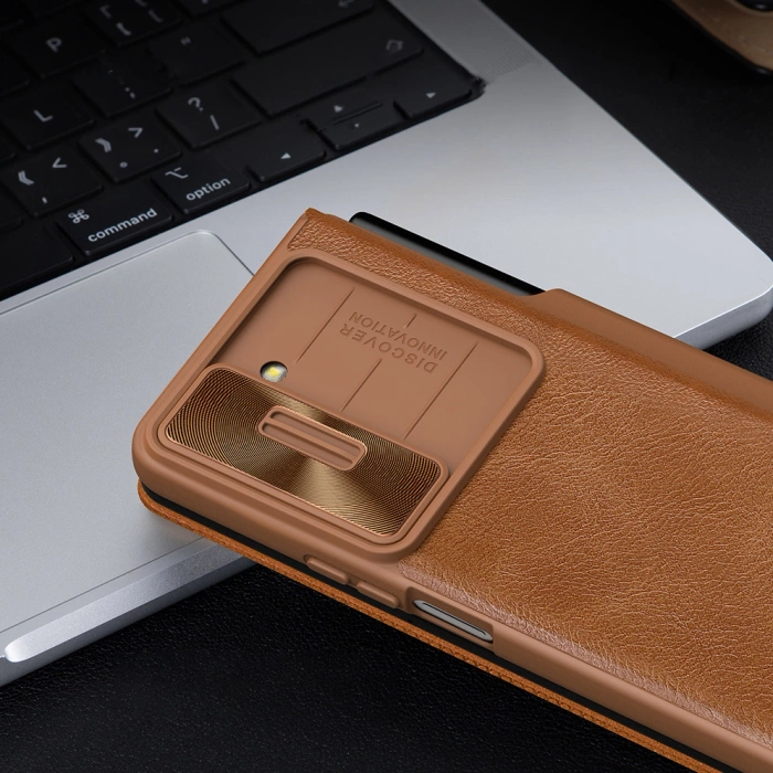 Skórzane etui z klapką i osłoną aparatu do Samsung Galaxy Z Fold 5 Nillkin Qin Leather Pro - zielone