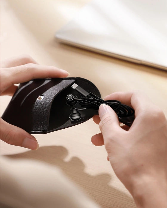 Joyroom power bank 10000mAh 22,5W Power Delivery Quick Charge magnetyczna ładowarka bezprzewodowa Qi 15W do iPhone kompatybilna z MagSafe czarny (JR-W010)