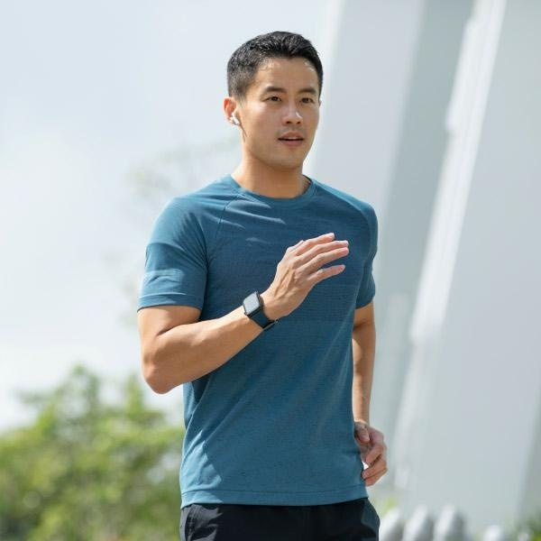 UNIQ pasek Linus Apple Watch Series 1/2/3/4/5/6/7/8/SE/SE2/Ultra 42/44/45/49mm Airosoft Silicone pomarańczowy/volt orange