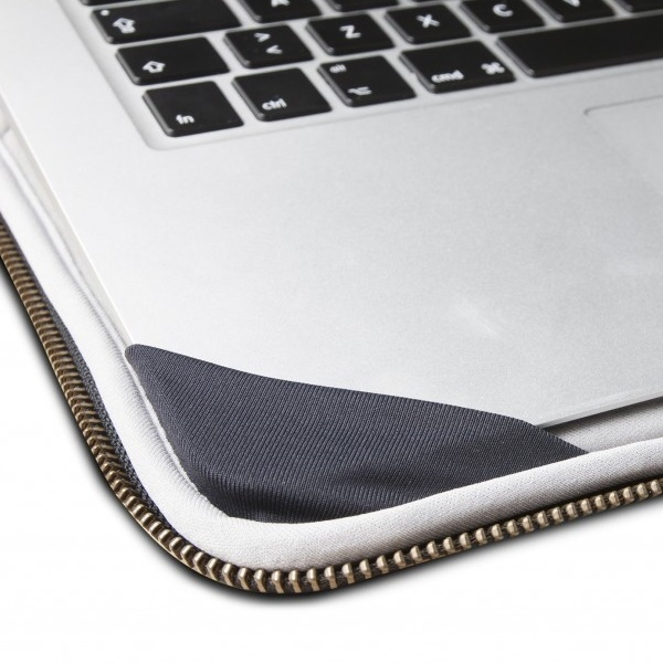 Torba KRUSELL Walk On Water Tablet 11 Casablanca Sleeve Uniwersalny Połysk 11137 Czarny