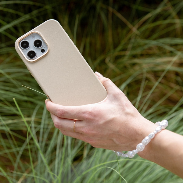 UNIQ Coehl Perla Handstrap uniwersalny   sznurek do telefonu na rękę biały/white pearl