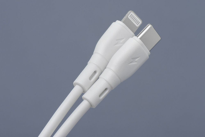 Kabel USB C do Lightning Blue Star 2,4A 27W ECO 1 m PJ72-18-3 biały