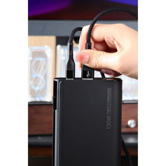 VEGER powerbank 25000 mAh z wbudowanymi kablami Typ C / Lightning PD 130W TCE130 (W2503) czarny