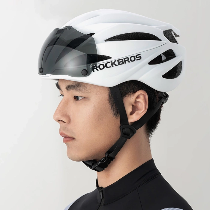 Kask rowerowy Rockbros z szybką, odpinane okulary z ochroną UV, unisex, błyszczący - biały
