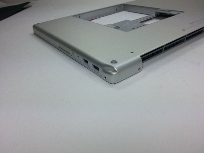 Obudowa Dolna APPLE Macbook Pro A1150 Oryginalna Grade B