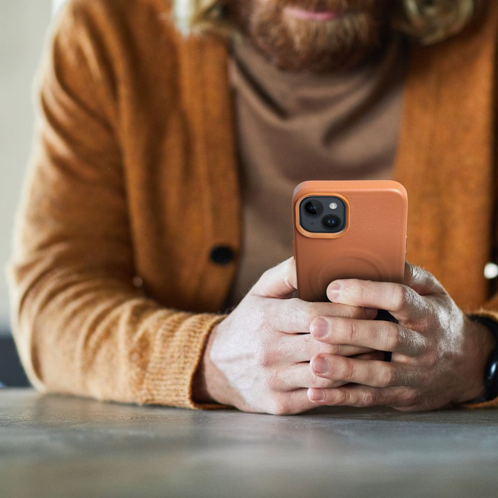 ROAR futerał LEATHER MAG kompatybilny z MagSafe do IPHONE 14 Plus Brązowy