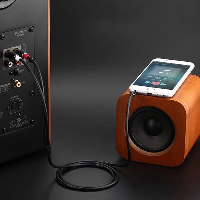 Ugreen kabel przewód audio 3,5 mm mini jack - 2RCA 1,5m czarny (AV116)