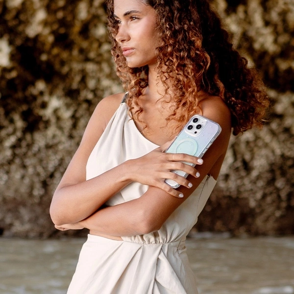 Etui UNIQ Coehl Celest iPhone 16 Pro Max  6.9" Magnetic Charging opal/iridescent