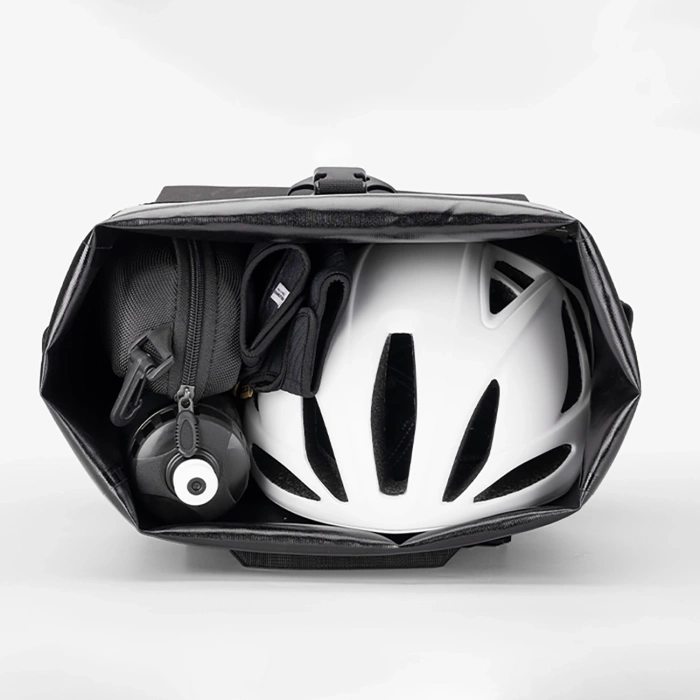 Sakwa rowerowa Rockbros z funkcją plecaka, wodoodporna, z zaczepem na kask 18l - czarna