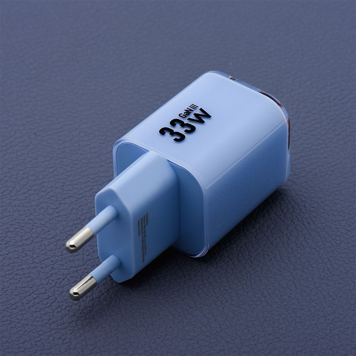 Ładowarka sieciowa do telefonu Forcell F-Energy GaN III Crystal Color USB C + USB A QC4.0 PD 33W + kabel USB C do USB C VT-41 niebieska 0INT