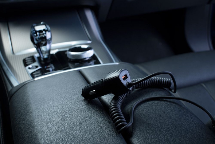 Ładowarka samochodowa Forcell F-Energy Carbon USB A QC3.0 PD 3A 38W z kablem USB C CC50-1AC czarna