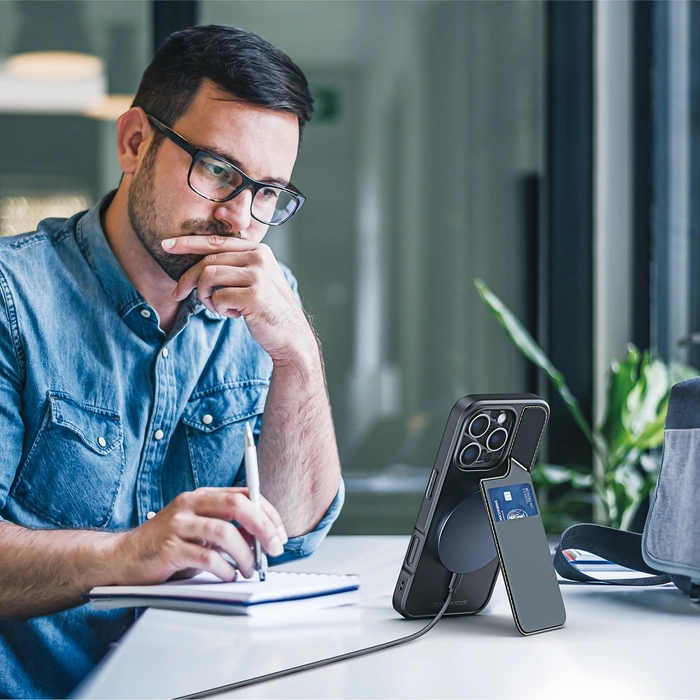 Etui Dux Ducis Rafi II Mag z MagSafe na iPhone 16 Pro - czarne