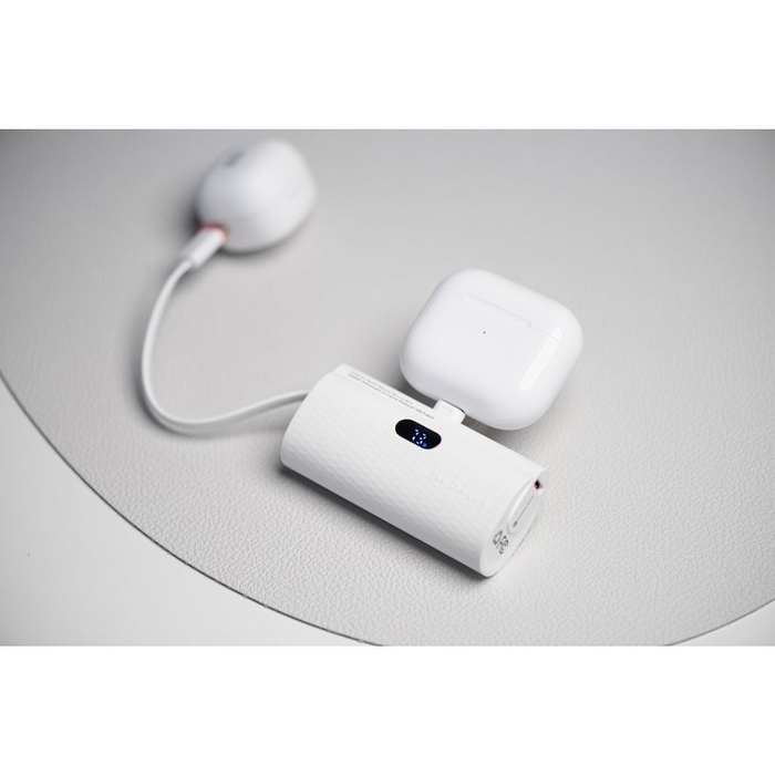 Powerbank Forcell F-Energy Power Plug F5K3 PD 20W 5000 mAh z wbudowanym złączem USB C biały