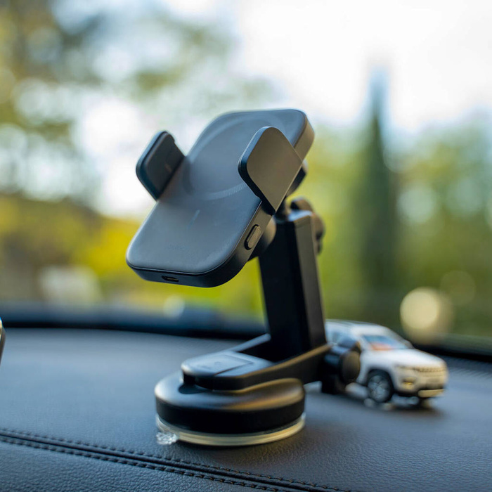 Joyroom samochodowy uchwyt magnetyczny bezprzewodowa indukcyjna ładowarka Qi 15W (kompatybilna z MagSafe do iPhone) na deskę rozdzielczą (JR-ZS295)