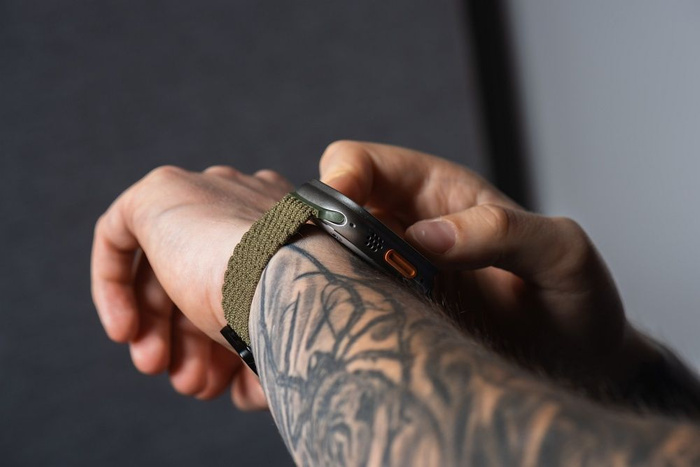 FORCELL F-DESIGN FA02 pasek magnetyczny nylonowy do APPLE Watch 38 / 40 / 41 mm ciemny oliwkowy