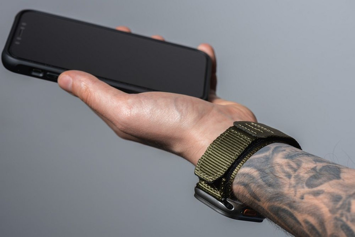 FORCELL F-DESIGN FA02 pasek magnetyczny nylonowy do APPLE Watch 42 / 44 / 45 / 49 mm oliwkowy