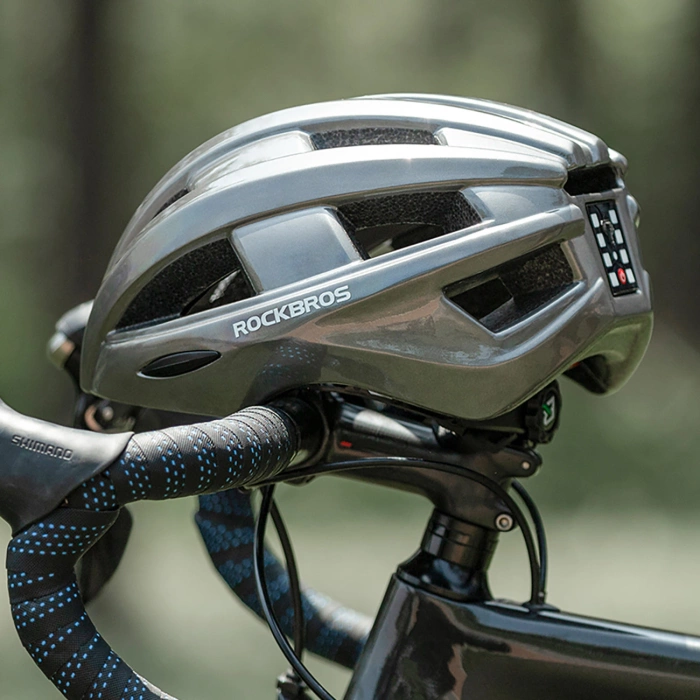 Kask rowerowy Rockbros z wbudowaną lampką - różowy
