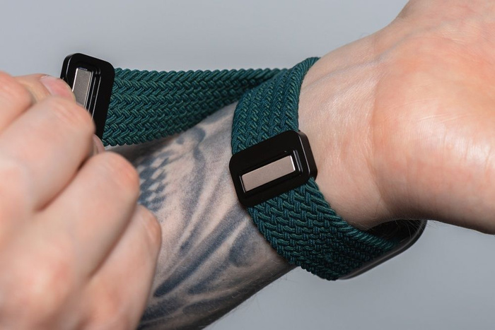 FORCELL F-DESIGN FA02 pasek magnetyczny nylonowy do APPLE Watch 42 / 44 / 45 / 49 mm ciemny zielony