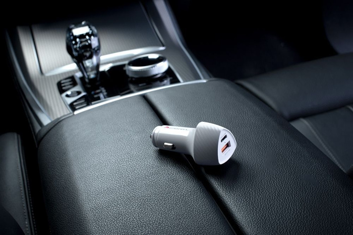 Ładowarka samochodowa Forcell F-Energy Carbon USB C + USB A QC3.0 PD 3A 38W CC50-1A1C biała