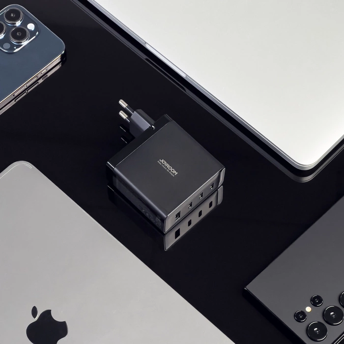 Ładowarka GaN Joyroom JR-TCG04EU 100W 3x USB-C USB-A + kabel USB-C / USB-C 100W - czarna