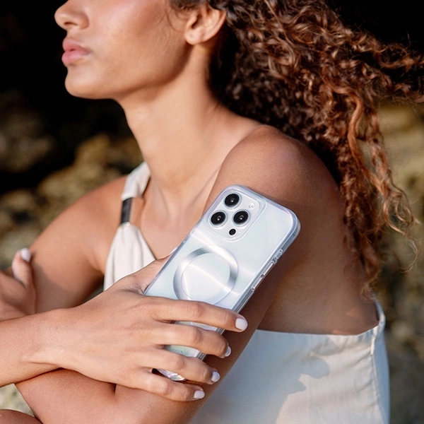 Etui UNIQ Coehl Savon iPhone 16 Pro 6.3"  Magnetic Charging bubble prism