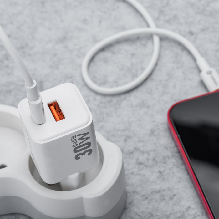 Ładowarka sieciowa do telefonu Forcell F-Energy Mini GaN III USB C + USB A QC4.0 PD 30W VT-35 biała 0INT
