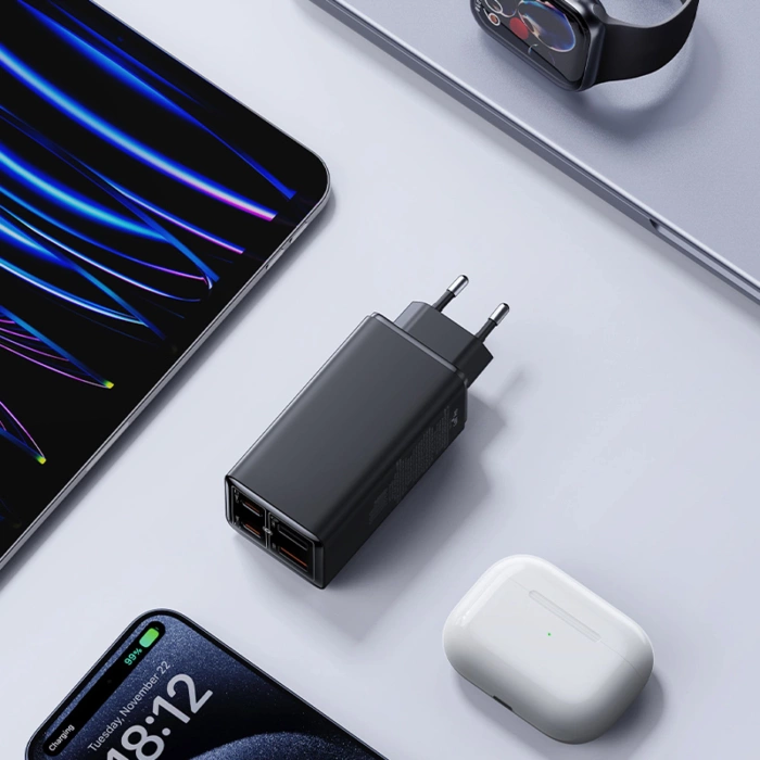 Ładowarka Baseus GaN6 Pro 100W 2 x USB-C 2 x USB-A z czarnym kablem USB-C 100W 1m - czarna