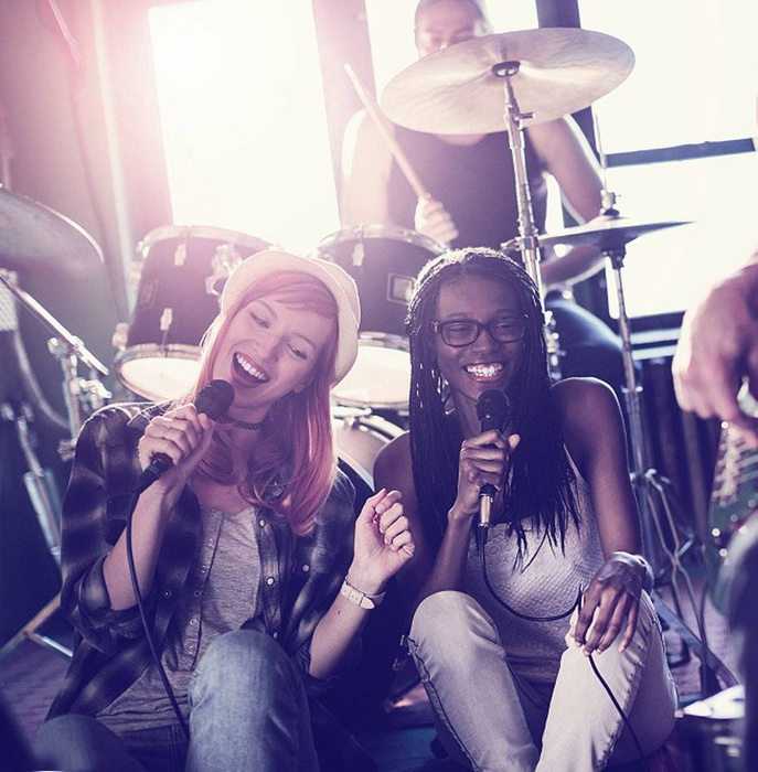 Ugreen kabel przewód audio 3,5 mm mini jack - 2RCA 2 m czarny (AV116 10584)