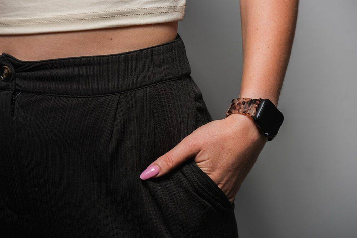 FORCELL F-DESIGN FA04 pasek żywiczny marmurkowy do APPLE Watch 42 / 44 / 45 / 49 mm brązowy