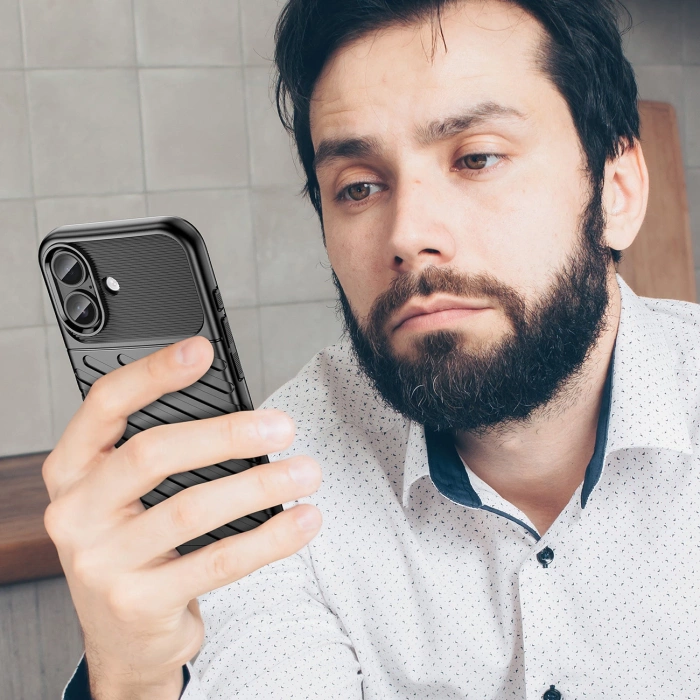 Etui Thunder Case iPhone 17 Czarne