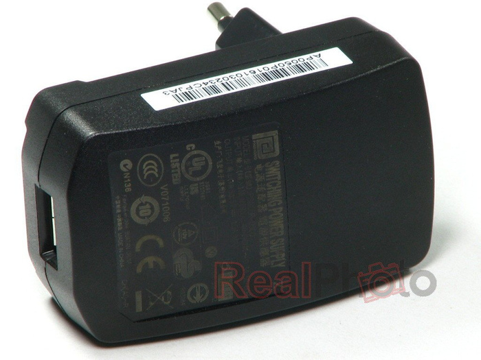 Ładowarka USB Uniwersalna Sieciowa LG Nokia Apple Samsung HTC USB Blackberry 1A