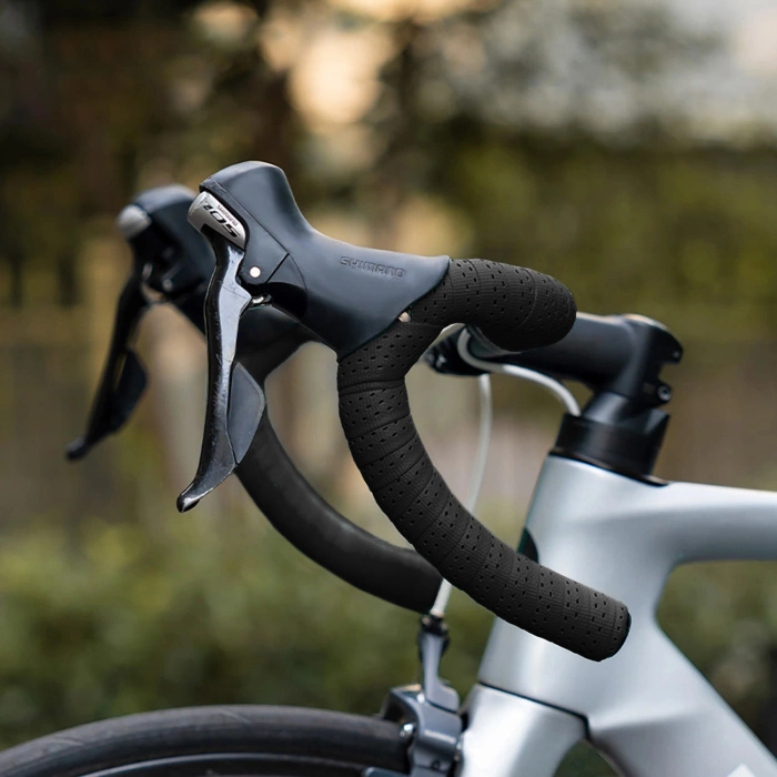 Owijka Rockbros na kierownicę silikonowa perforowana - czarna