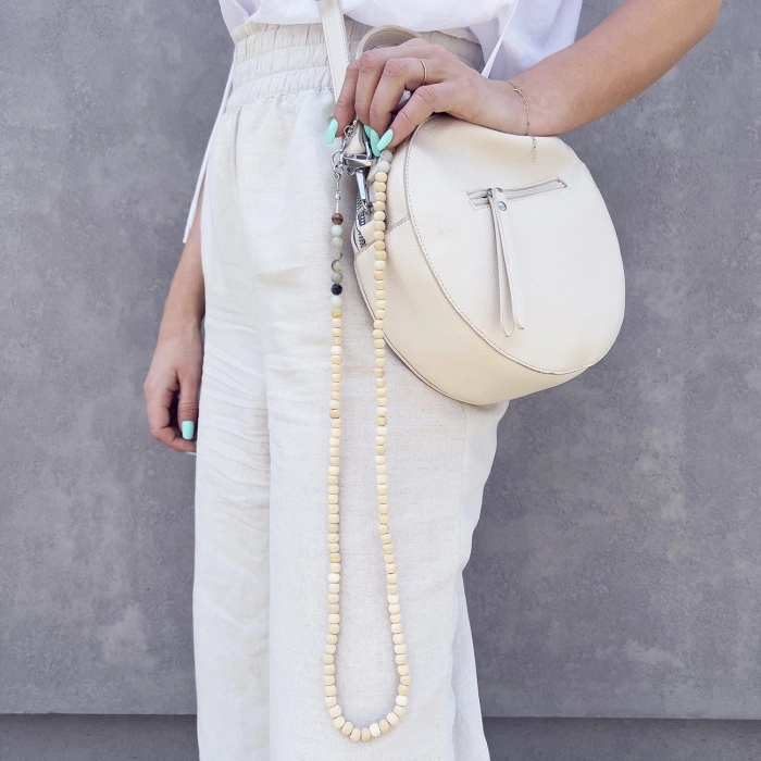 Smycz zawieszka koraliki drewniane do kluczy, telefonu beżowy