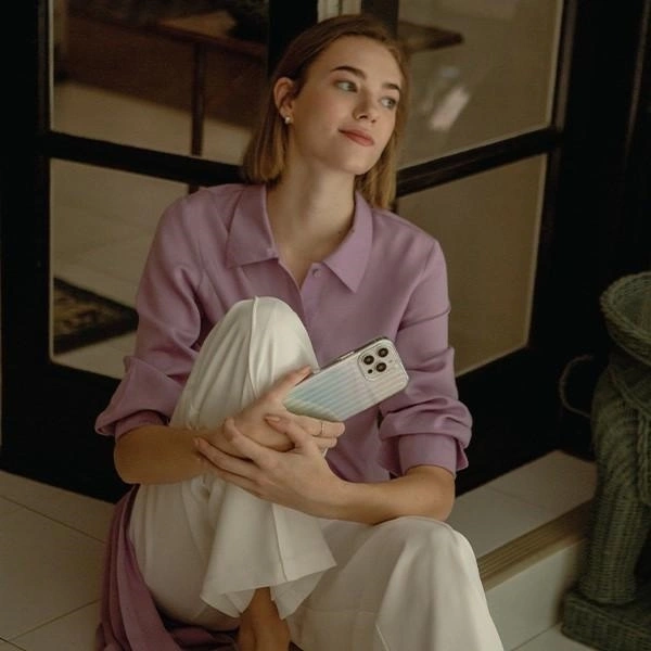 UNIQ etui Coehl Linear iPhone 14 Plus 6,7" opalowy/iridescent