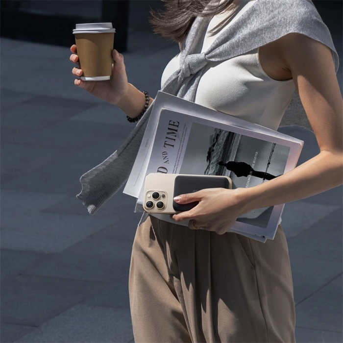 Powerbank Baseus EnerFill FM11 Ultra-Mini 10000mAh 22,5W kompatybilny z MagSafe z kablem Baseus Simple USB-C 20V/3A 30cm - czarny