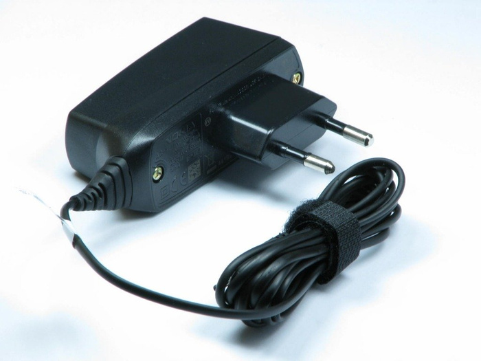 Ładowarka NOKIA 6300 N8 E51 E52 E71 E65 N73 N95 AC-4E Sieciowa Nowa Oryginalna