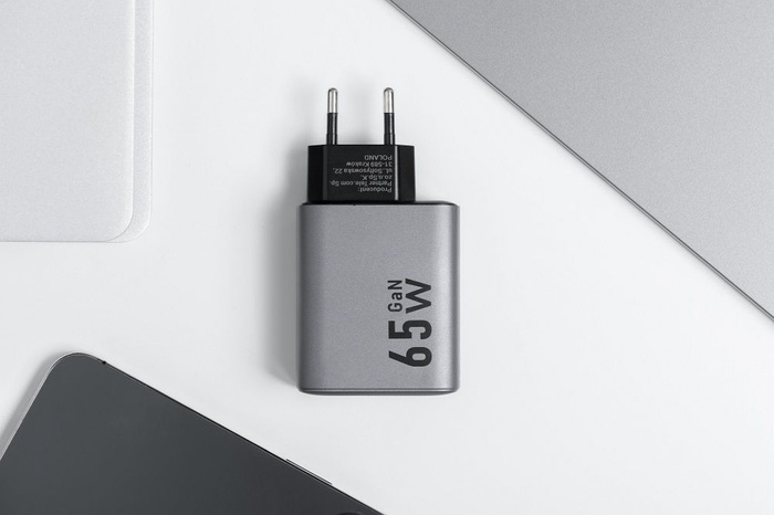 Ładowarka sieciowa do telefonu Forcell F-Energy GaN 2 x USB C + USB A QC4.0 PD 4A 65W VT-42B szara
