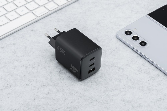 Ładowarka sieciowa do telefonu Blue Star GaN 2 x USB C + USB A QC4.0 PD 4A 65W VT-43 czarna
