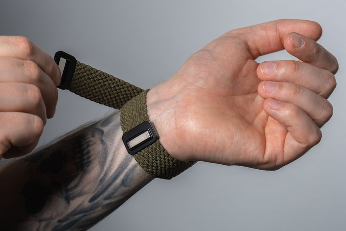 FORCELL F-DESIGN FA02 pasek magnetyczny nylonowy do APPLE Watch 42 / 44 / 45 / 49 mm ciemny oliwkowy