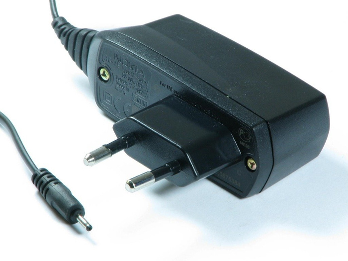 Ładowarka NOKIA 6300 N8 E51 E52 E71 E65 N73 N95 AC-4E Sieciowa Nowa Oryginalna