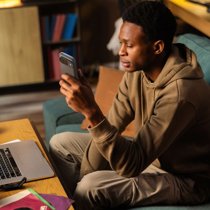 Etui SPIGEN RUGGED ARMOR GOOGLE PIXEL 9 / 9 PRO MARBLE GREY