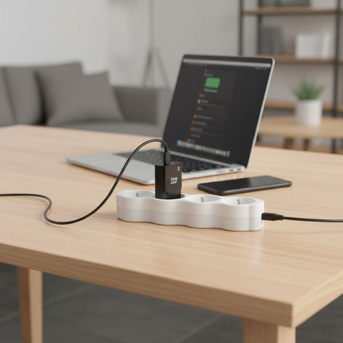 Ładowarka sieciowa do telefonu Blue Star Slim GaN USB C + USB A QC4.0 PD 3A 25W TFK-SC-25WAC czarna