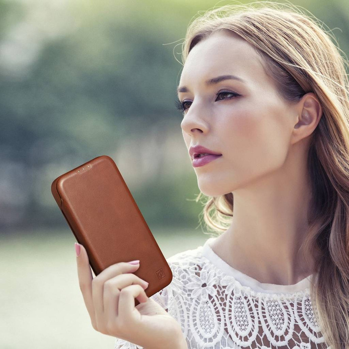 iCarer CE Oil Wax Premium Leather Folio Case skórzane etui iPhone 14 z klapką magnetyczne MagSafe brązowy (AKI14220705-BN)